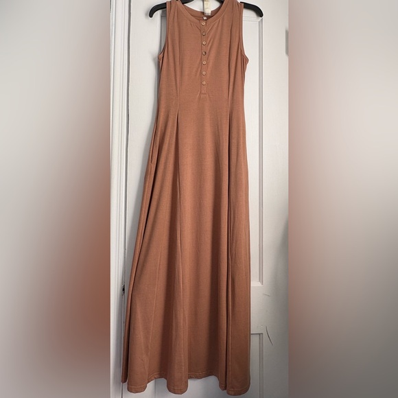 Source Unknown Dresses & Skirts - Terracotta Tan Sleeveless Button Front Pockets Maxi Dress, Sz: Small